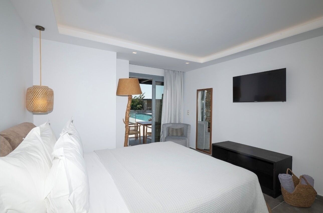 Superior Room, Pool View