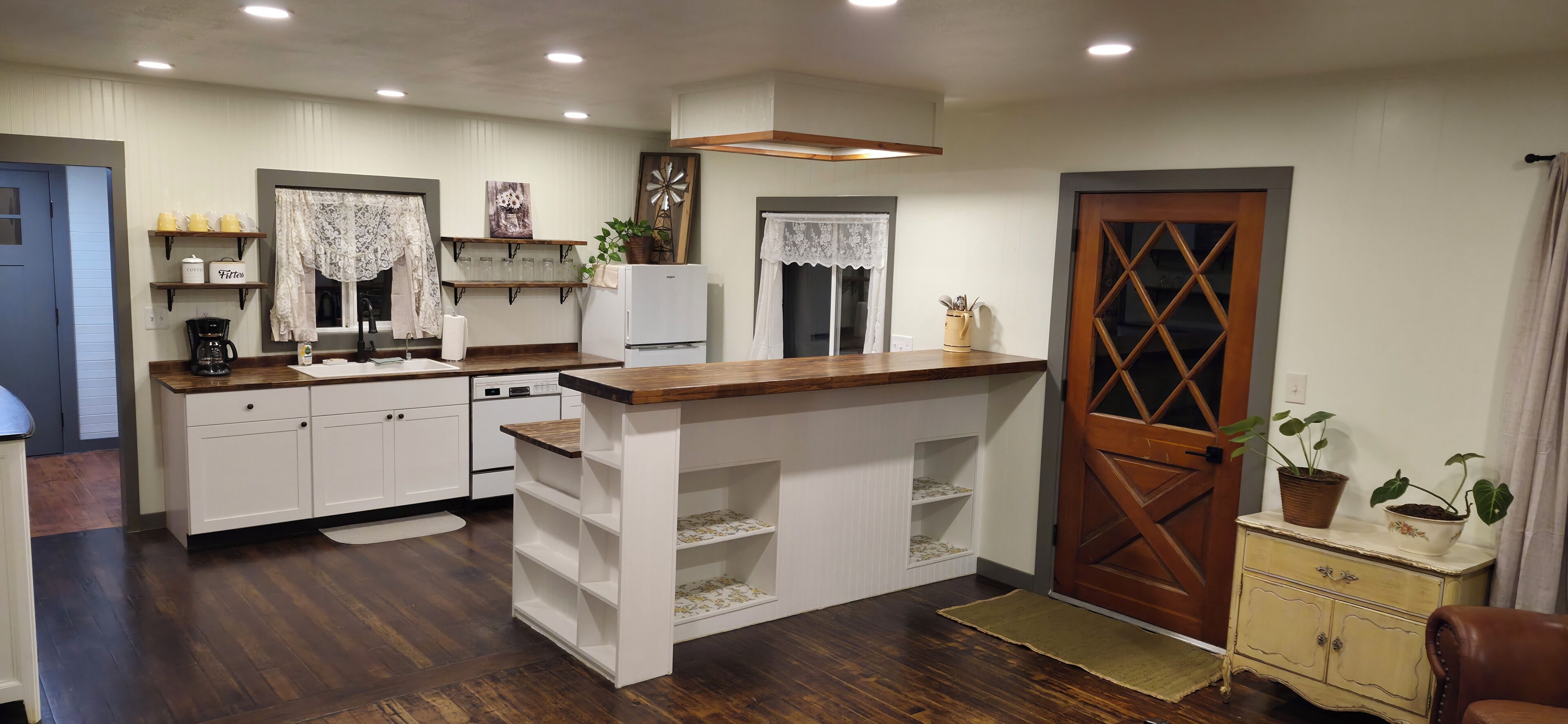 Réfrigérateur, four, plaque de cuisson, lave-vaisselle