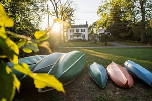 House | 4 bedrooms, desk, Internet - Historic Canal Home on Nature Preserve (Princeton)