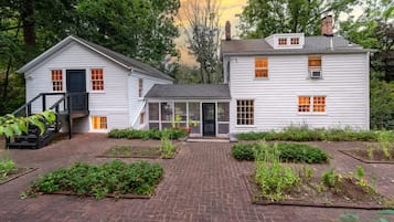 House | 4 bedrooms, Internet