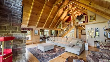 Suite | 4 bedrooms, Internet