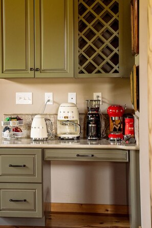 Suite | 4 bedrooms, Internet - Private Luxury Log Cabin (New Hope)