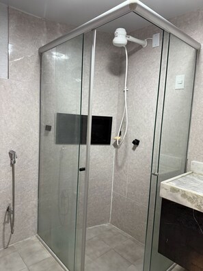 Economy Double Room, Beach View | Bathroom | Towels, soap, toilet paper - Atlas Beach Hotel (Fortaleza)