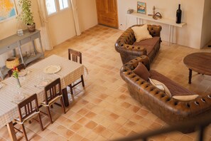 Interior - Woodpigeons at Le Barroux. An ideal holiday home for discovering Provence (Le Barroux)
