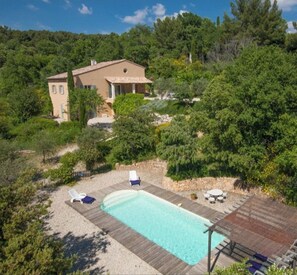 Pool - Woodpigeons at Le Barroux. An ideal holiday home for discovering Provence (Le Barroux)