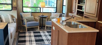 Hardy Dam River Retreat located at Sportsman Park Campground & Boat Slips