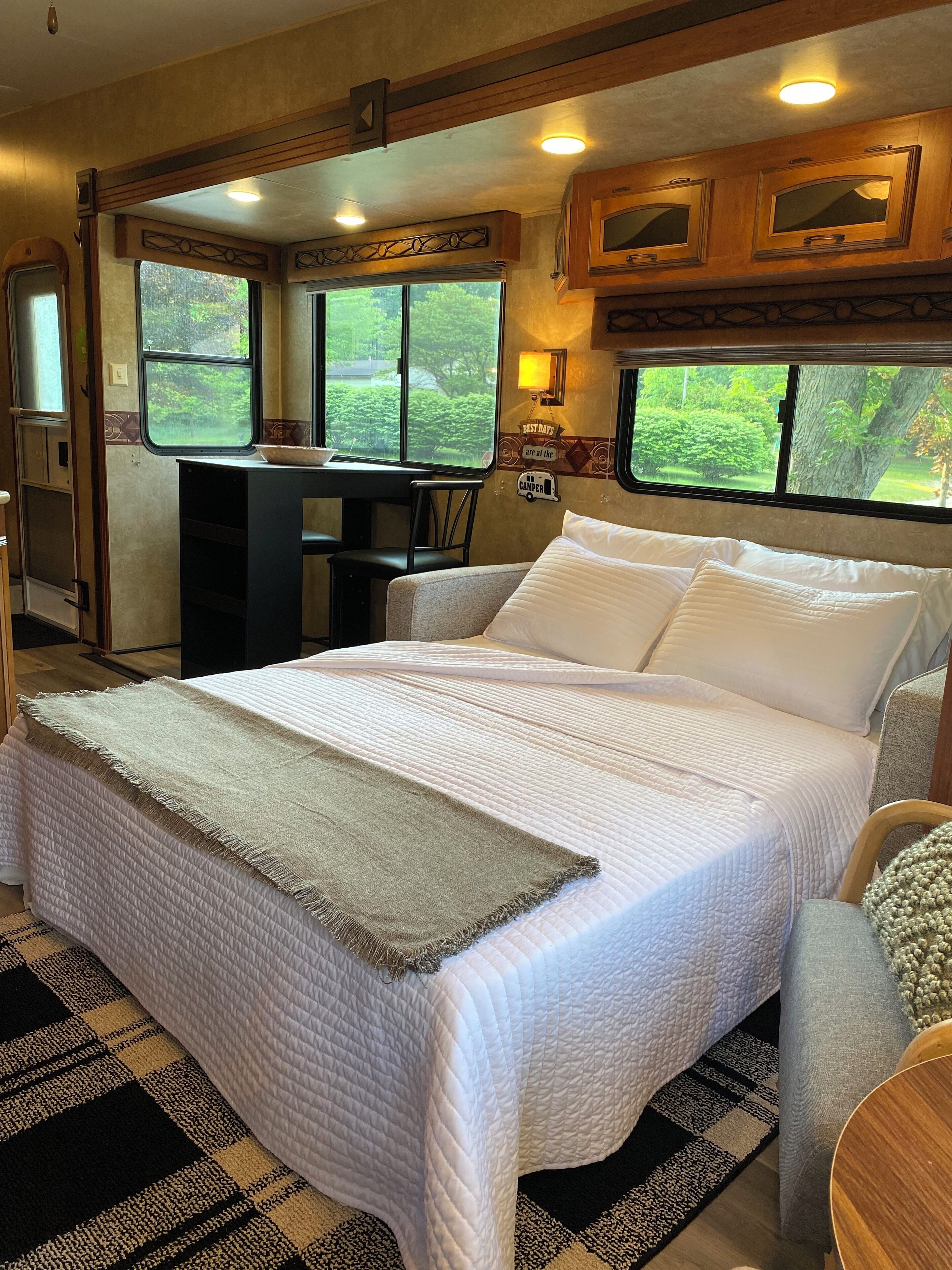 1 bedroom, internet, bed sheets