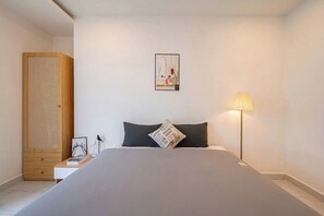 Deluxe Suite, City View - Royalites Vinhomes Metropolis Hanoi (Ba Dinh)