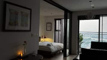 Deluxe Suite, City View