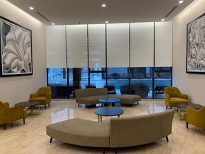 Lobby sitting area - Royalites Vinhomes Metropolis Hanoi (Ba Dinh)