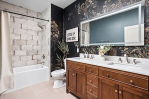 Shower, hair dryer, towels, shampoo - The Flow - Wellness Retreat Near Downtown (Indianapolis)