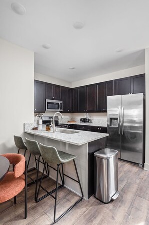 Fridge, microwave, oven, stovetop - The Flow - Wellness Retreat Near Downtown (Indianapolis)