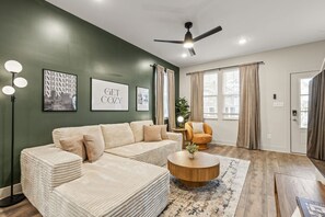 TV, offices - The Still & The Flow - Indy 6B/6B Wellness Retreat (Indianapolis)