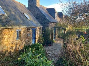 Exterior - La Bergerie, a cozy duo between land and sea (Plouha)