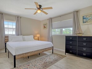 3 slaapkamers, een strijkplank/strijkijzer, wifi, beddengoed