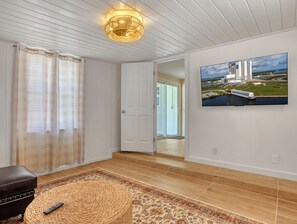 Interior - Beach House walking distance to beach entrance/ Pet Friendly (Satellite Beach)