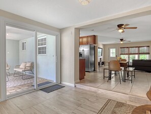 Interior - Beach House walking distance to beach entrance/ Pet Friendly (Satellite Beach)