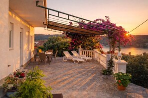Outdoor dining - Sea View Apartment Ankica with Terrace (Kampor)