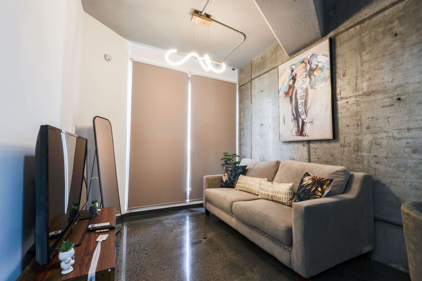 1 Queen Bed & 1 Air Mattress, Wifi, Gym - 4 People - Monterrey