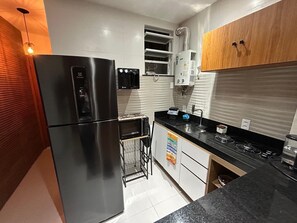 Private kitchen - Studio apartment on the Copacabana beach block. (Rio de Janeiro)