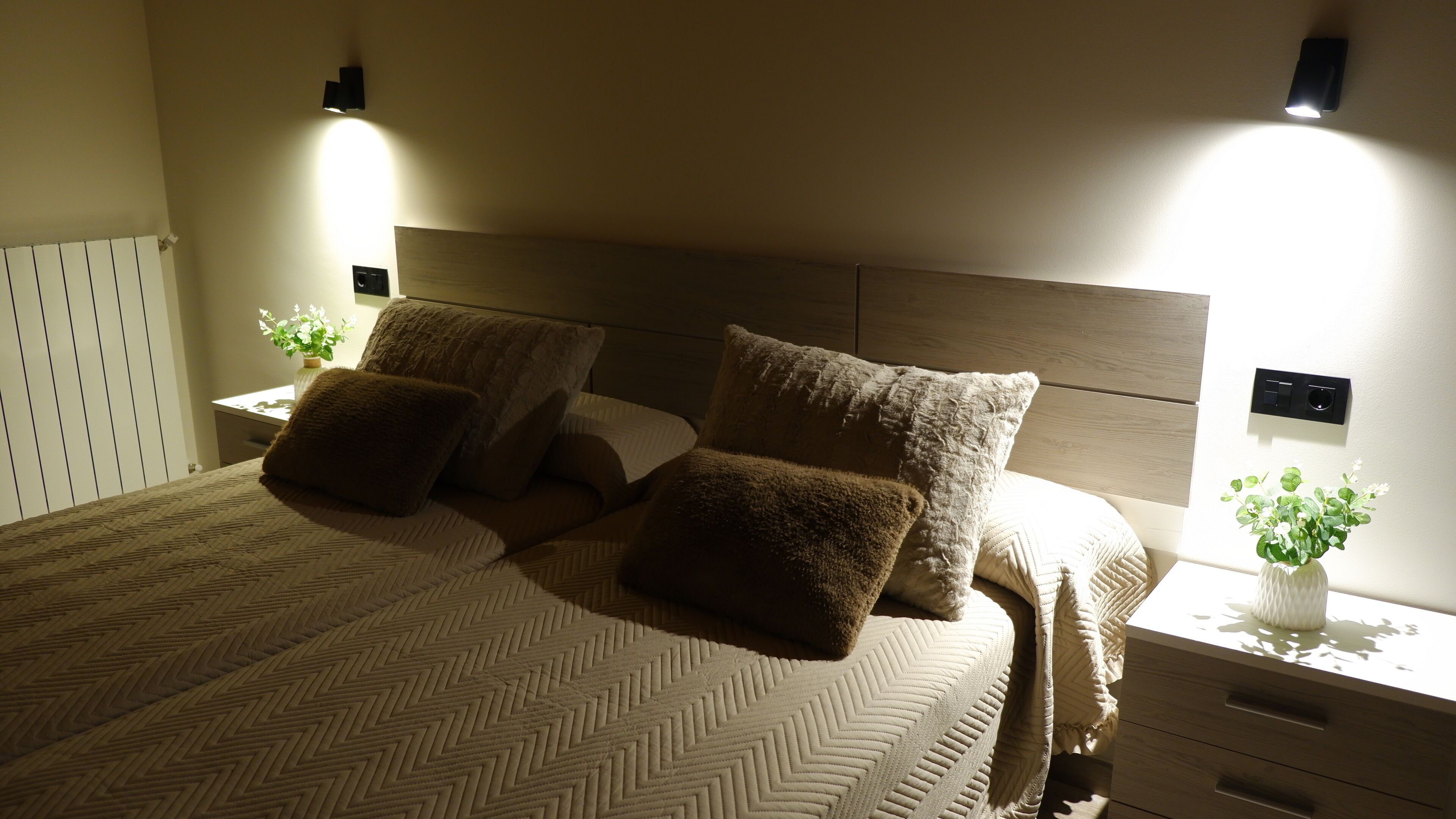 Apartamento conforto, sacada, vista para a montanha | Cortinas blackout, ferros/tábuas de passar roupa, Wi-Fi de cortesia