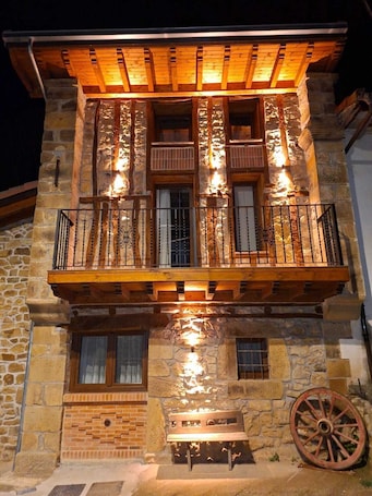 Exterior detail. Las Casucas de Somavía