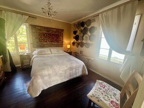 2 bedrooms, WiFi, bed sheets - Gorgeous dream house 1 plus in Silver Lake Los Angeles, Stunning views! Peaceful (Los Angeles)