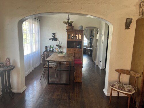 Gorgeous dream house 1 plus in Silver Lake Los Angeles, Stunning views! Peaceful