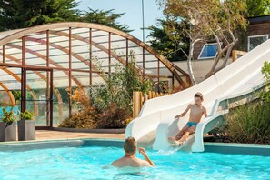 A heated pool - Ker - Privilège 4 – 8p (Sarzeau)
