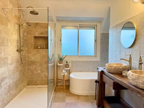 Nicht klassifiziertes Bild, 2 von 16, Schaltfläche