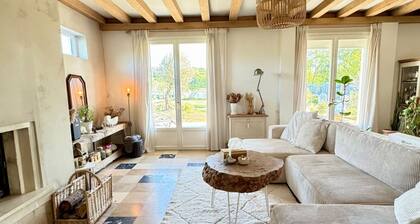 Cozy house next to the Mayenne River