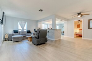 3 habitaciones, escritorio, tabla de planchar con plancha y wifi gratis 