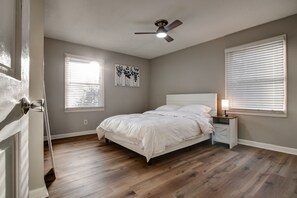 5 habitaciones, tabla de planchar con plancha, wifi y ropa de cama 