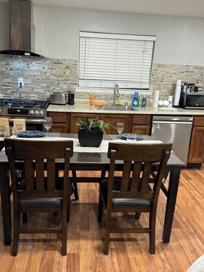 Unclassified image, 5 of 14, button - Red Rock Retreat Cozy Private Studio (Gallup)