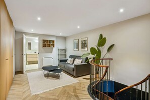 Apart Daire | 4 yatak odası, İnternet 