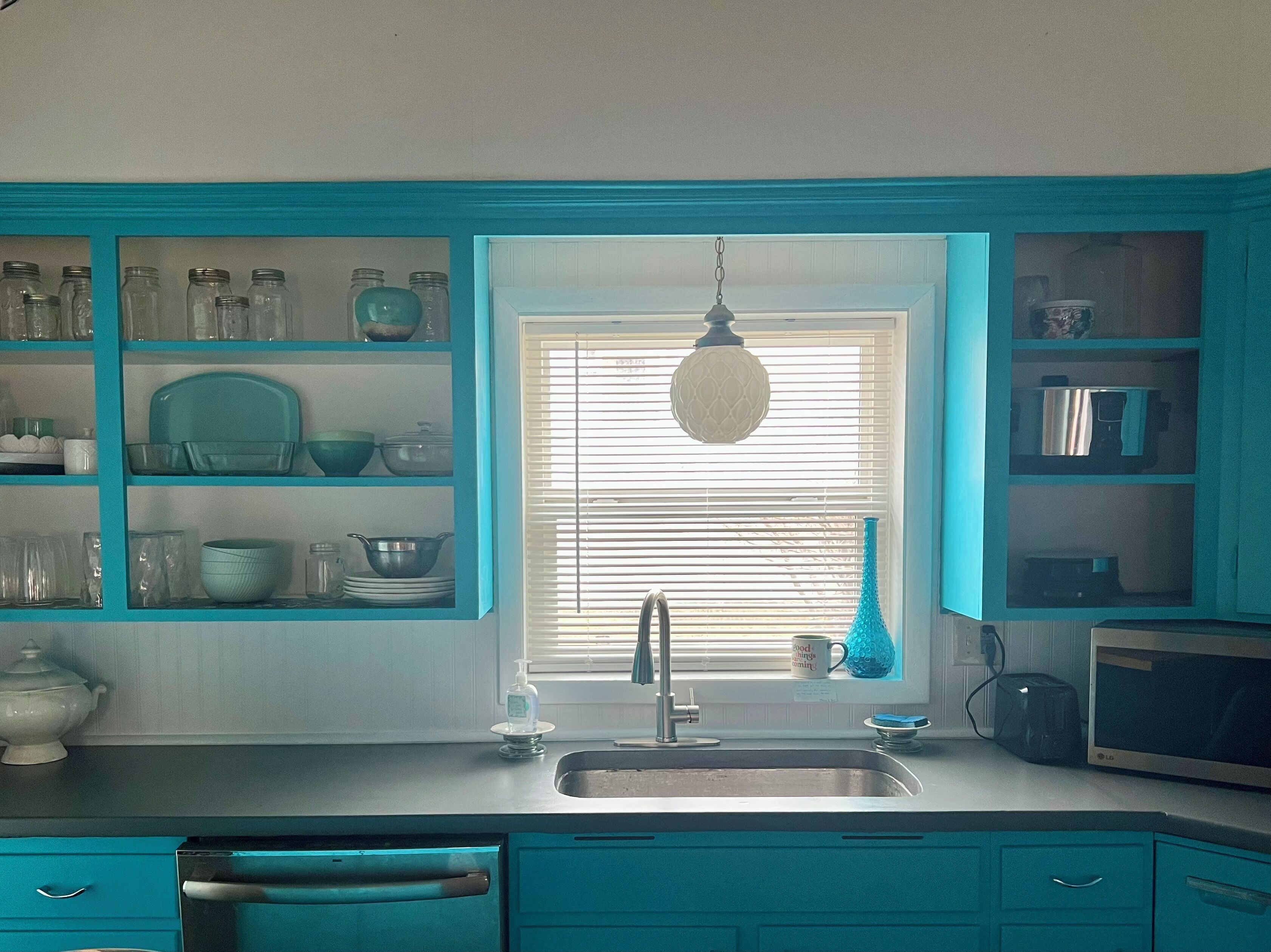 ثلاجة، ميكروويف، فرن، موقد طهي مسطح