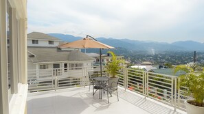 Property grounds - Comfortable 1-bedroom apartment with breath take views. (Kingston 19)