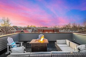 Property grounds - VRBO Oasis in RiNo with Rooftop Hot Tub (Denver)