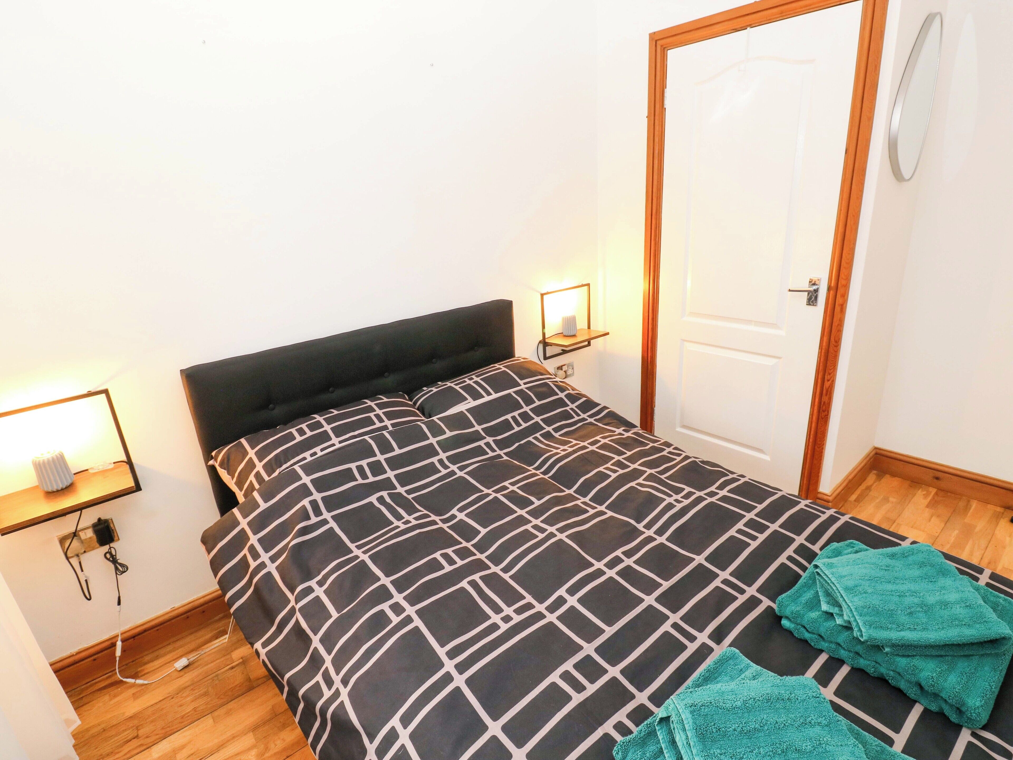 2 室のベッドルーム、客室ごとに異なる装飾、客室ごとに異なるインテリア