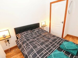 2 bedrooms, individually decorated, individually furnished - Red Kite Cottage (Haverfordwest)