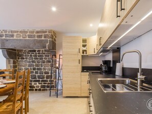 Fridge, microwave, dishwasher - Countryside house in Normandy - 6 guests (Chérencé-le-Héron)