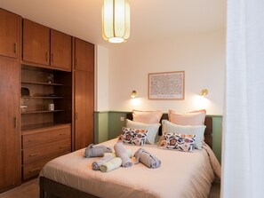 3 bedrooms, free WiFi, bed sheets