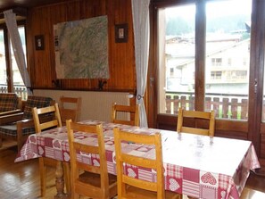 Dining - Spacious apartment with parking - 8 guests (Les Gets)