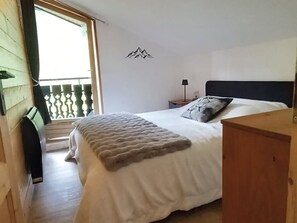 2 bedrooms, free WiFi - Comfortable chalet with parking - 4 guests (Les Gets)
