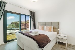 1 bedroom, iron/ironing board, Internet, bed sheets - GuestReady - Stay with stunning views (Santa Cruz)