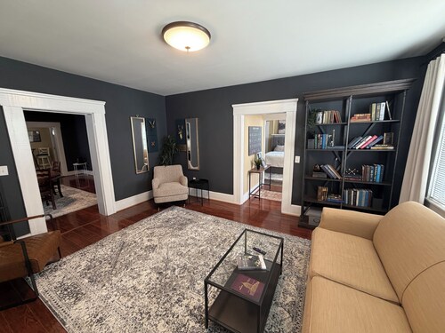 A stylish and quiet, comfortable space with full house accommodations