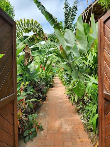 Tropical Beach House in the heart of Palomino