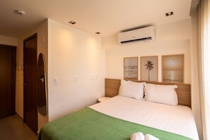 1 habitación, tabla de planchar con plancha, wifi gratis y ropa de cama