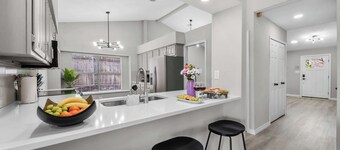 Beautiful 4BR 2B Home with Pool Near AT&T Stadium