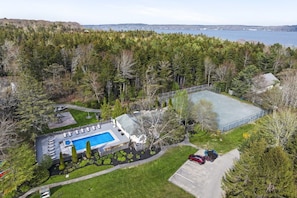 Exterior - Amore | Romantic Coastal Cottage Near Spruce Point (Boothbay Harbor)